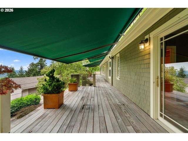 4621 Sw HILLSIDE Dr, Portland, OR 97221