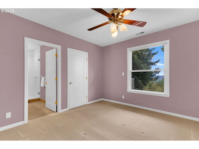 4621 Sw HILLSIDE Dr, Portland, OR 97221