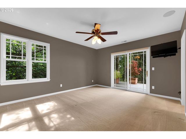 4621 Sw HILLSIDE Dr, Portland, OR 97221