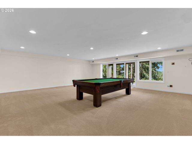 4621 Sw HILLSIDE Dr, Portland, OR 97221