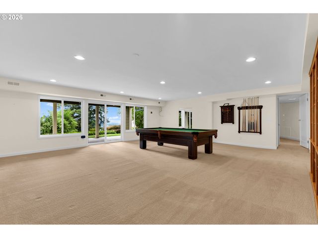 4621 Sw HILLSIDE Dr, Portland, OR 97221