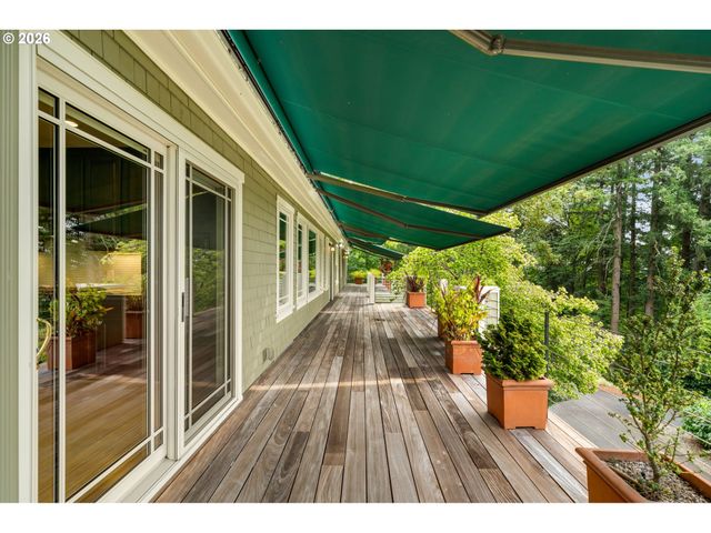 4621 Sw HILLSIDE Dr, Portland, OR 97221