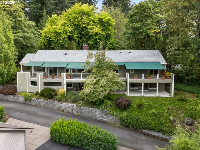 4621 Sw HILLSIDE Dr, Portland, OR 97221