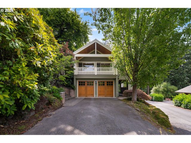 4621 Sw HILLSIDE Dr, Portland, OR 97221
