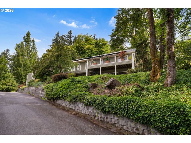 4621 Sw HILLSIDE Dr, Portland, OR 97221