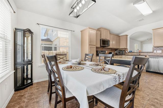 320 Ammonite LN, Jarrell, TX 76537