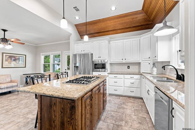 18637 Magnolia Bend Rd, Greenwell Springs, LA 70739