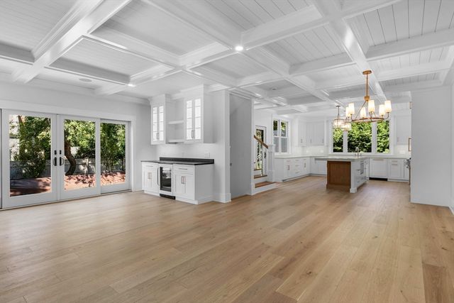 28 Cranberry Ln, Chatham, MA 02633