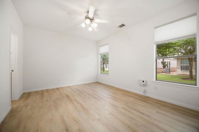 12701 Venice LN 230, Austin, TX 78750