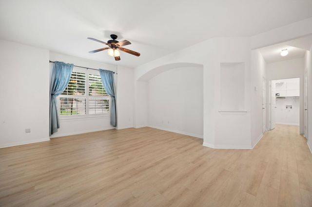 12701 Venice LN 230, Austin, TX 78750