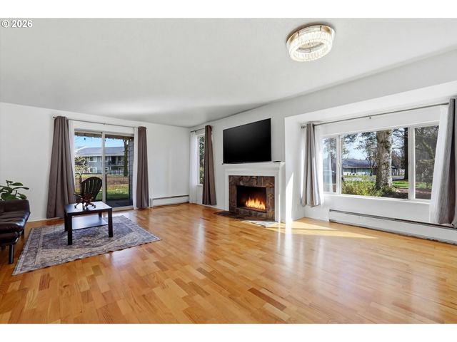 11683 Sw BOONES BEND Dr, Beaverton, OR 97008