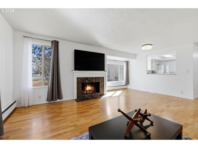 11683 Sw BOONES BEND Dr, Beaverton, OR 97008