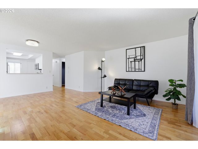 11683 Sw BOONES BEND Dr, Beaverton, OR 97008