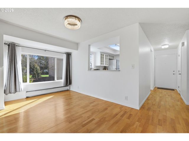 11683 Sw BOONES BEND Dr, Beaverton, OR 97008