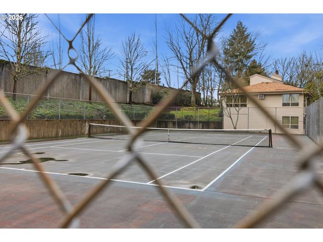 11683 Sw BOONES BEND Dr, Beaverton, OR 97008