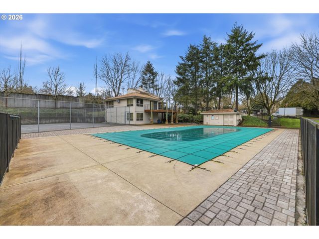 11683 Sw BOONES BEND Dr, Beaverton, OR 97008