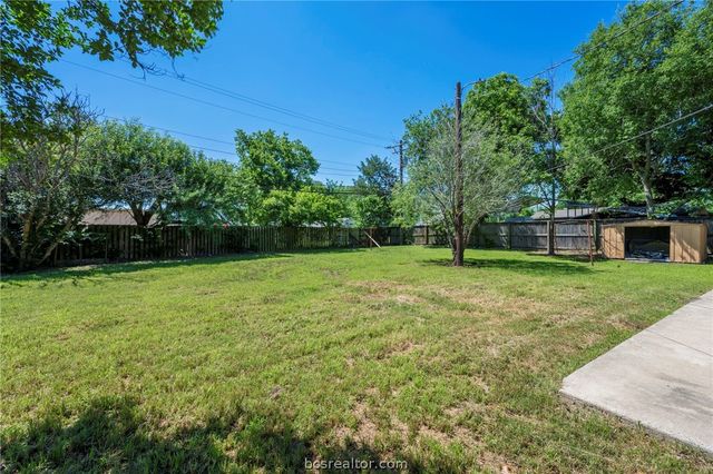 905 Dellwood, Bryan, TX 77802