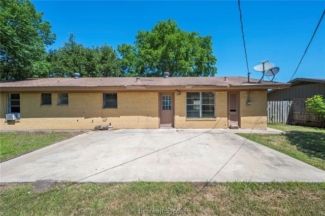 905 Dellwood, Bryan, TX 77802