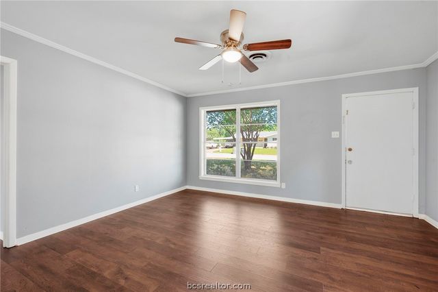 905 Dellwood, Bryan, TX 77802