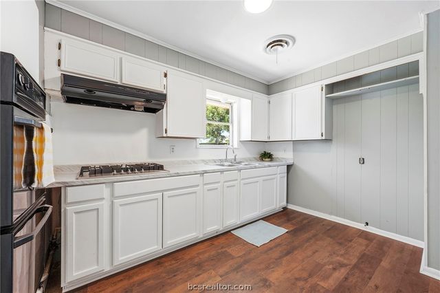 905 Dellwood, Bryan, TX 77802