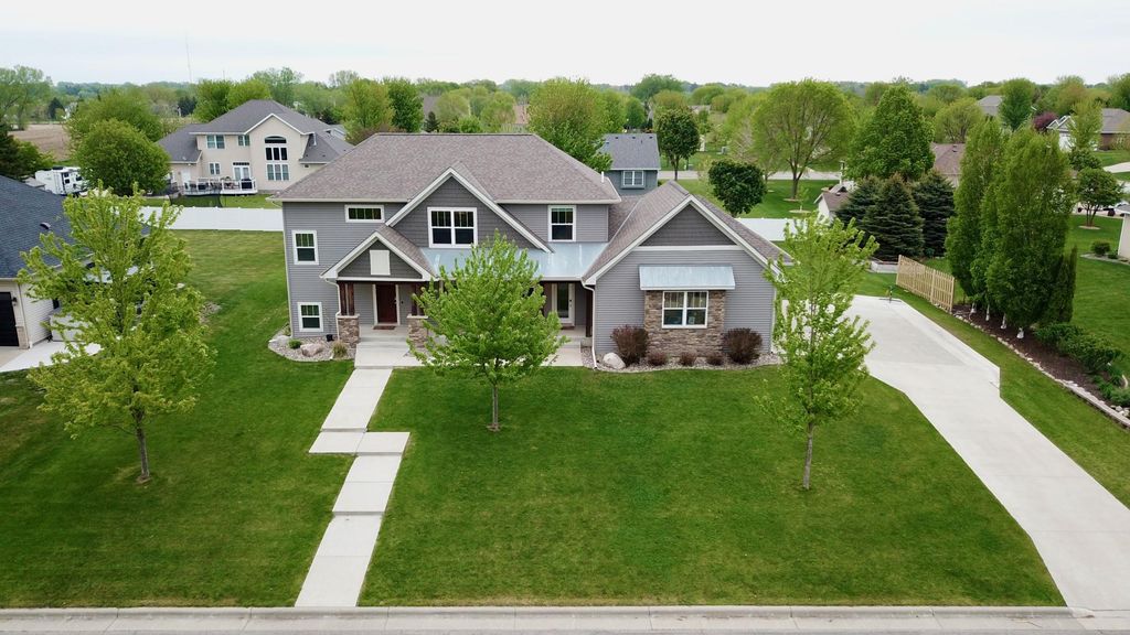 1805 2nd Street NE, Willmar, MN 56201