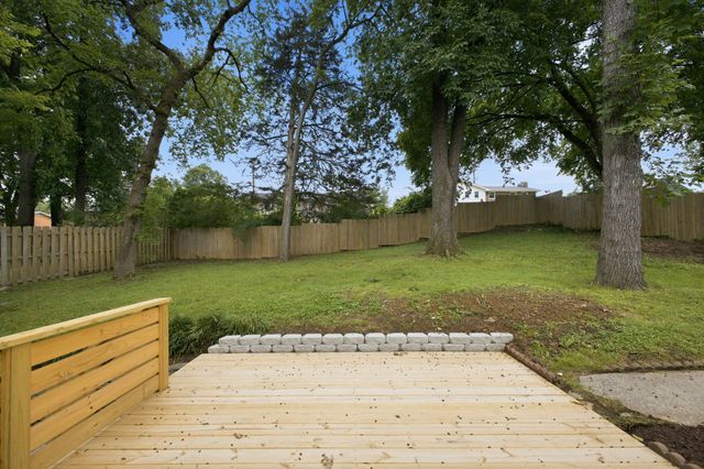 2515 Sleepy Hollow Dr, Nashville, TN 37217