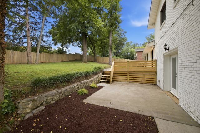 2515 Sleepy Hollow Dr, Nashville, TN 37217