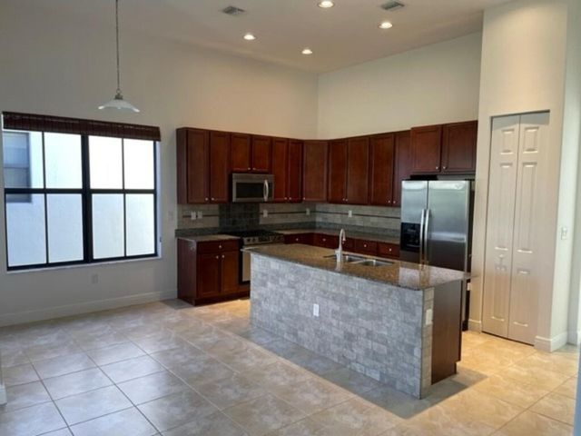 8491 NW 40th Street, Cooper City, FL 33024