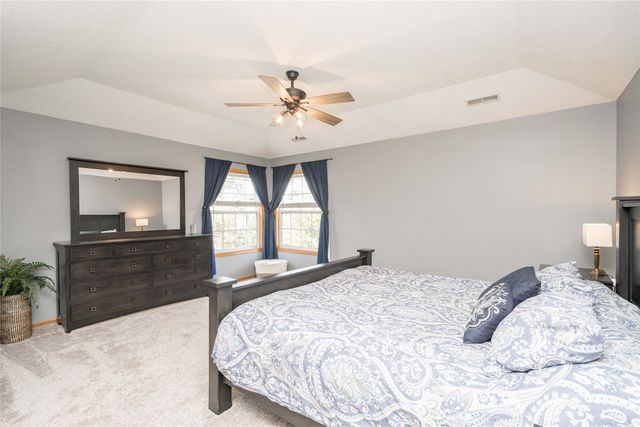 3906 NW Seasons Court, Ankeny, IA 50023