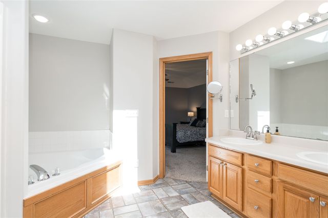 3906 NW Seasons Court, Ankeny, IA 50023