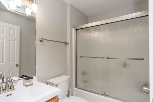 3906 NW Seasons Court, Ankeny, IA 50023