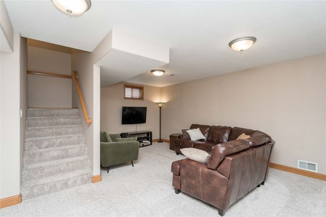 3906 NW Seasons Court, Ankeny, IA 50023