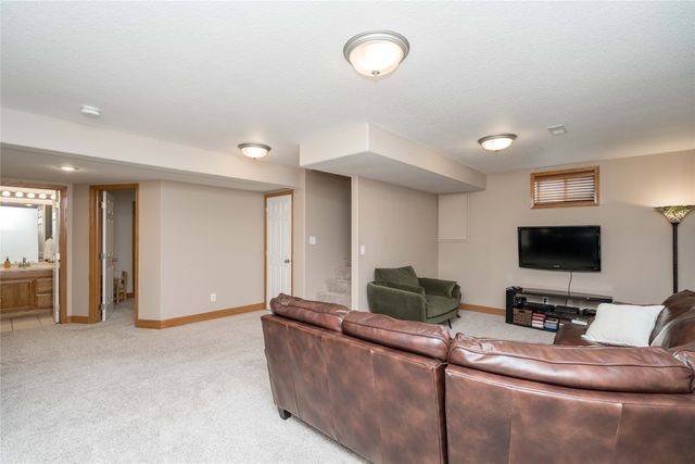 3906 NW Seasons Court, Ankeny, IA 50023