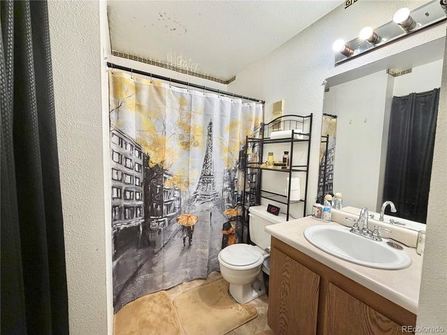 14192 E Colorado Drive 202, Aurora, CO 80012