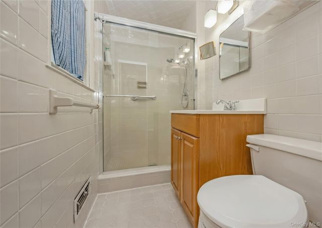 168-24 14th Avenue, Beechhurst, NY 11357