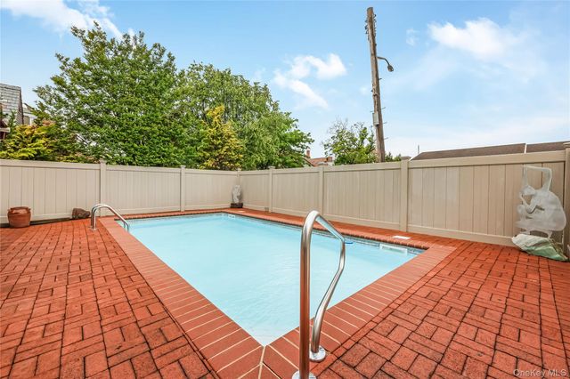 168-24 14th Avenue, Beechhurst, NY 11357