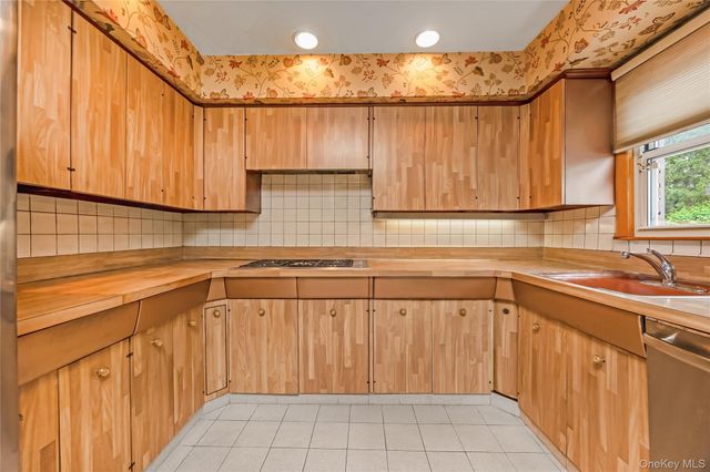 168-24 14th Avenue, Beechhurst, NY 11357