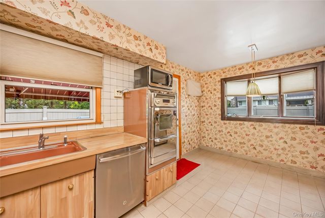 168-24 14th Avenue, Beechhurst, NY 11357