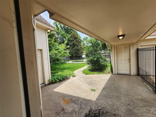 15714 Woodcroft Drive, Houston, TX 77095