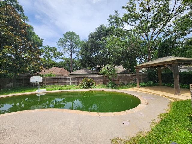 15714 Woodcroft Drive, Houston, TX 77095