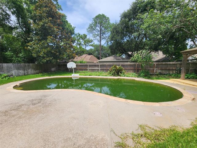 15714 Woodcroft Drive, Houston, TX 77095