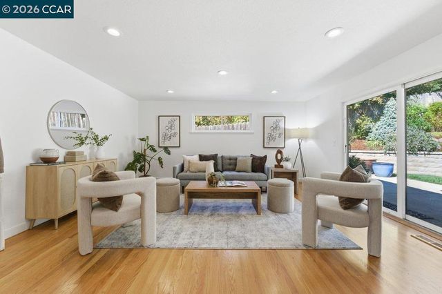 923 Camino Ricardo, Moraga, CA 94556