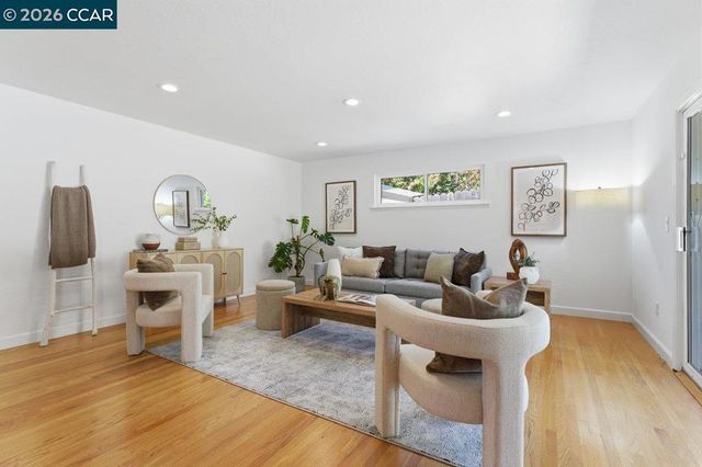 923 Camino Ricardo, Moraga, CA 94556