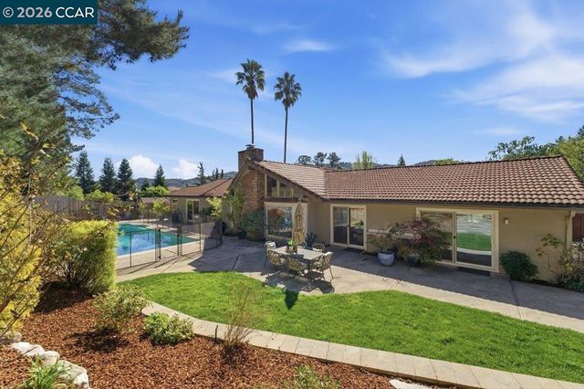 923 Camino Ricardo, Moraga, CA 94556