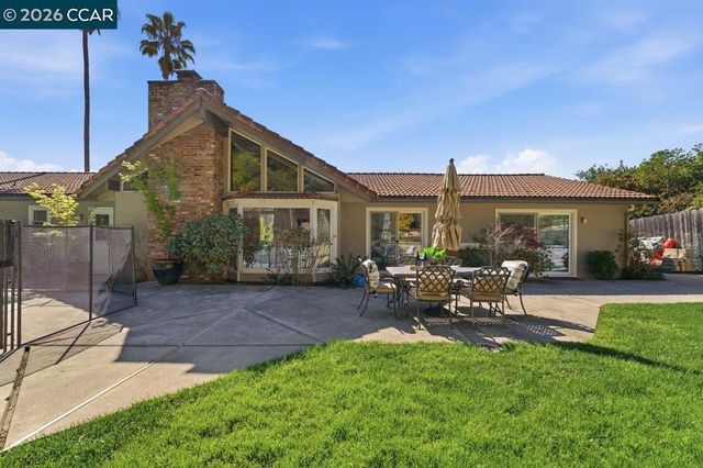 923 Camino Ricardo, Moraga, CA 94556