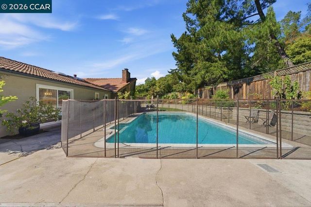 923 Camino Ricardo, Moraga, CA 94556