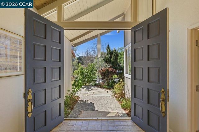 923 Camino Ricardo, Moraga, CA 94556