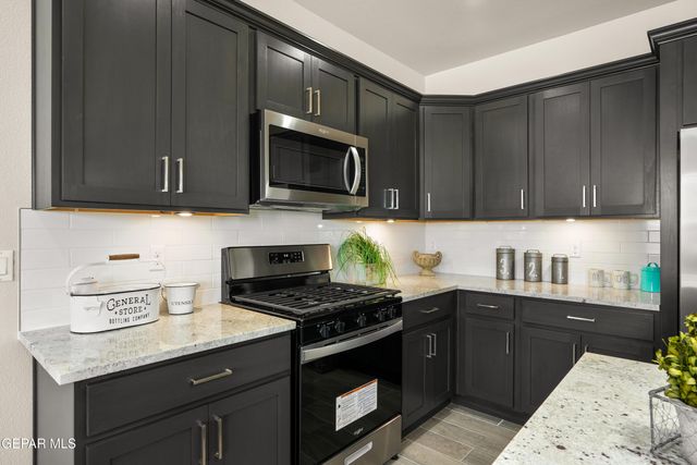 713 Paseo Modesto Drive, Horizon City, TX 79928