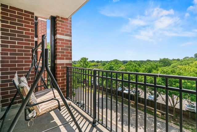 470 W Mahogany Court 408, Palatine, IL 60067