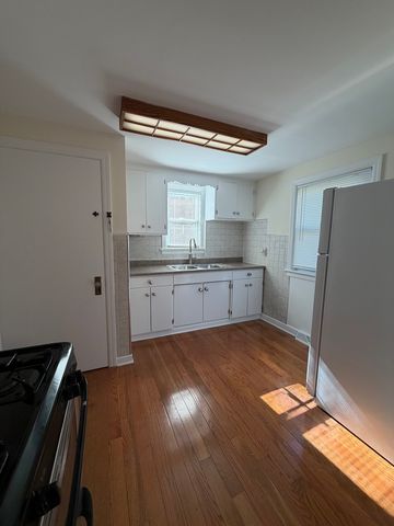 4148 N Mobile Avenue, Chicago, IL 60634